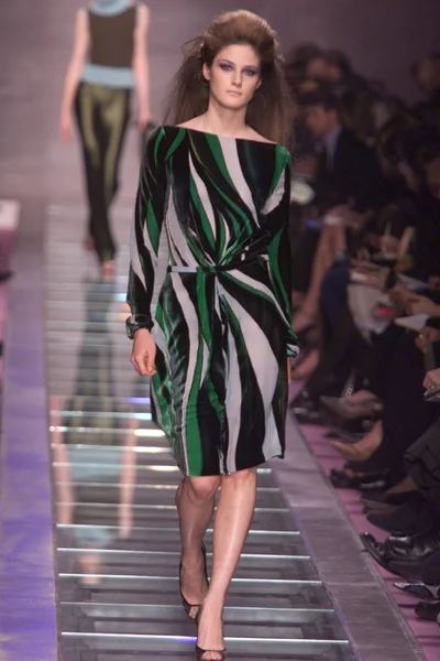 Look 32